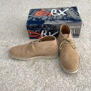 Mens suede ankle boots. Size 9.